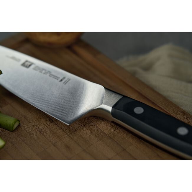  סכין שף 7" רחבה דגם 38401-180 מסידרת Zwilling - Pro